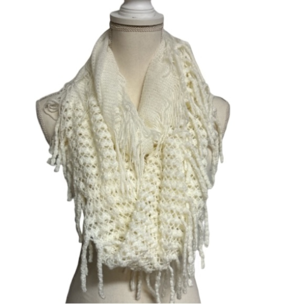 Sax Ladies Cream Crochet Infinity Fringe Tassel Scarf Size O/S NWT